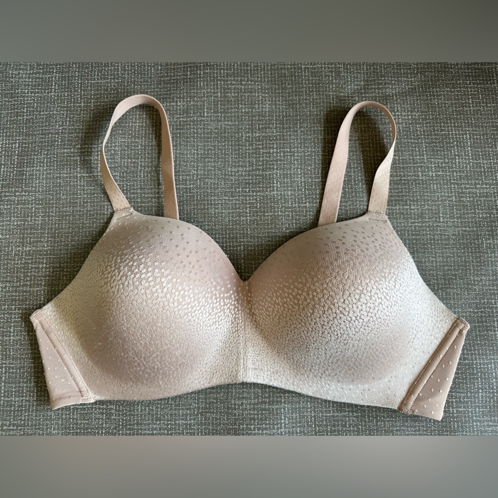 Wacoal Comfort Molded Nude Bra - 40D- Like New W/O Tags